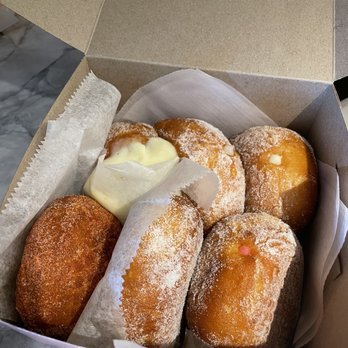 Leonard's Bakery - Bakeries Near Me - Honolulu, Hawaii