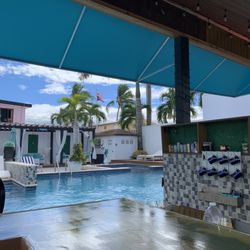 Aqua Marina Beach Club - Pool bar