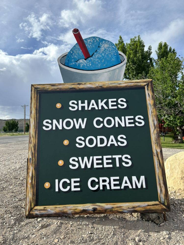 BRYCE COUNTRY SWEETS Updated September 2024 280 N Main St, Tropic