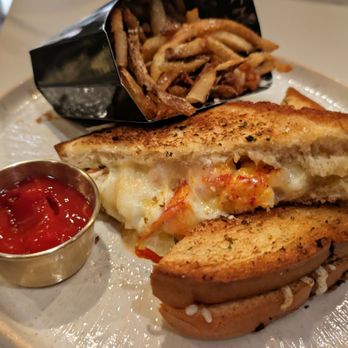 Harlow Grove - Lobster Grill cheese and truffle fries - Breakfast & Brunch Near Me - Winter Garden, Florida Harlow Grove - Lobster Grill cheese and truffle fries - Breakfast & Brunch Near Me - Winter Garden, Florida