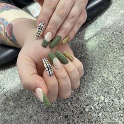 Millenium Nails - Sweater design