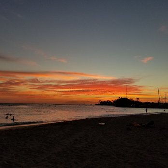 Ala Moana Beach - 9.18.20. The sky is on Fire! - Beaches Near Me - Honolulu, Hawaii Ala Moana Beach - 9.18.20. The sky is on Fire! - Beaches Near Me - Honolulu, Hawaii