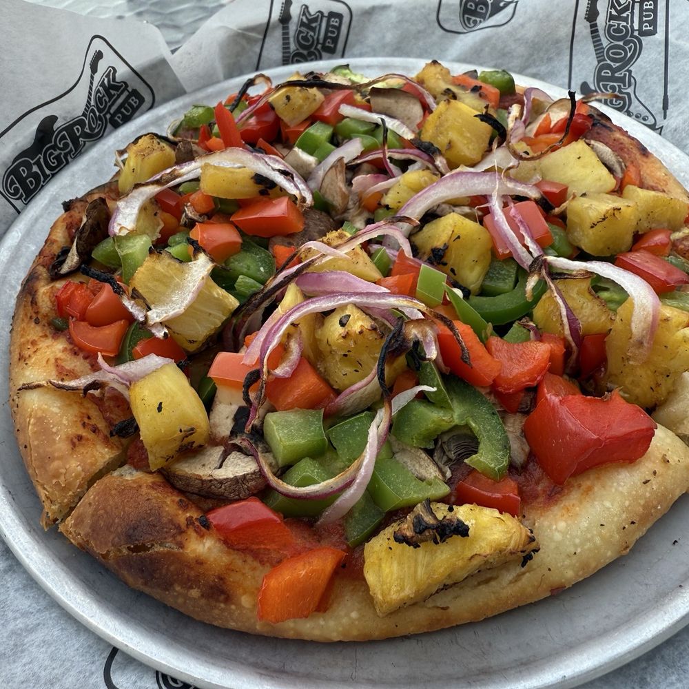 Big Rock Pub - Veggie Pizza made vegan no cheese - American Near Me - Indio, California