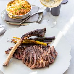JW Steakhouse - Tomahawk