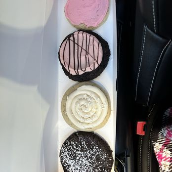 Crumbl - DeKalb - Bakeries Near Me - DeKalb, Illinois