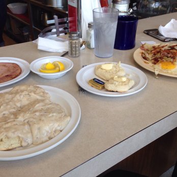 Dave's Diner - Personal trainer not included.. - Diners Near Me - Affton, Missouri