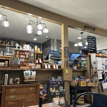 Farmers Corner - Inside - Delis Near Me - Silverton, Oregon Farmers Corner - Inside - Delis Near Me - Silverton, Oregon