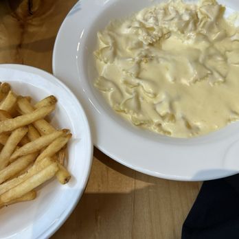 Red Rock Grill - Mac and cheese with fries - American Near Me - Springdale, Utah Red Rock Grill - Mac and cheese with fries - American Near Me - Springdale, Utah