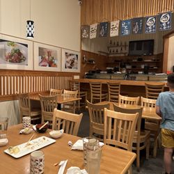 Oto Sushi - Main dining