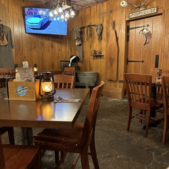 HillBilly's Grub N Pub - Interior - Pubs Near Me - Donegal, Pennsylvania