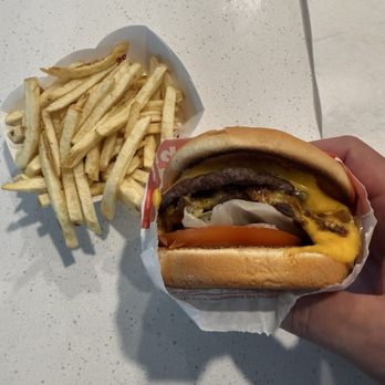 In-N-Out Burger - Yum! But they forgot my grilled onions - Burgers Near Me - Ridgefield, Washington In-N-Out Burger - Yum! But they forgot my grilled onions - Burgers Near Me - Ridgefield, Washington