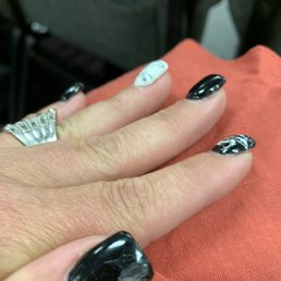 This thumb nail is as never dried and messed up from the time I left there! Now only a week later I need my nails redone! This thumb nail is as never dried and messed up from the time I left there! Now only a week later I need my nails redone!