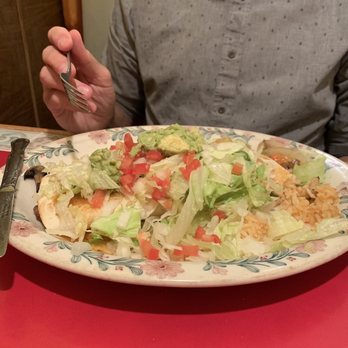 Ixtapa Restaurant - Veggie burrito, no cheese. Fresh veggies and guacamole - Mexican Near Me - Newberg, Oregon Ixtapa Restaurant - Veggie burrito, no cheese. Fresh veggies and guacamole - Mexican Near Me - Newberg, Oregon