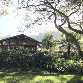Halawa Xeriscape Garden - Building on the left is where you go to get your free seedling - Botanical Gardens Near Me - Aiea, Hawaii
