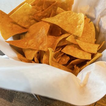 Ancho & Agave - Stale chips with too much salt. They only make them before opening...no wonder they are stale and could not be brought without salt. - Mexican Near Me - Deer Park, Illinois