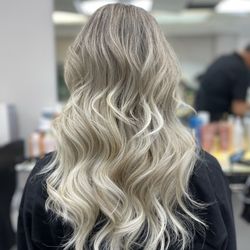 Studio Chroma - Blonde highlights and the perfect haircut for how my hair works!