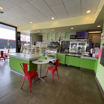 AM Donut & Yogurt - Interior - very clean - Donuts Near Me - Monrovia, California