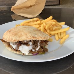 San Remo Pizzaria - I dag fik jeg en super lækkert hjemmelavet pita hos San Remo