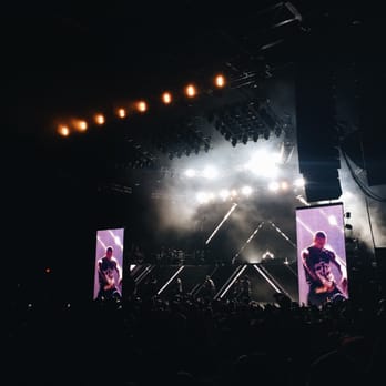 Toyota Pavilion - Chris Brown & stage - Venues & Event Spaces Near Me - Concord, California