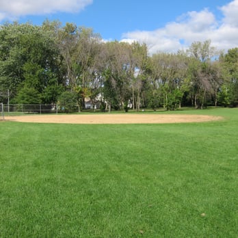 East End Park - Parks Near Me - Elmhurst, Illinois