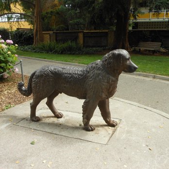 Central Park - dog statue - Parks Near Me - San Mateo, California