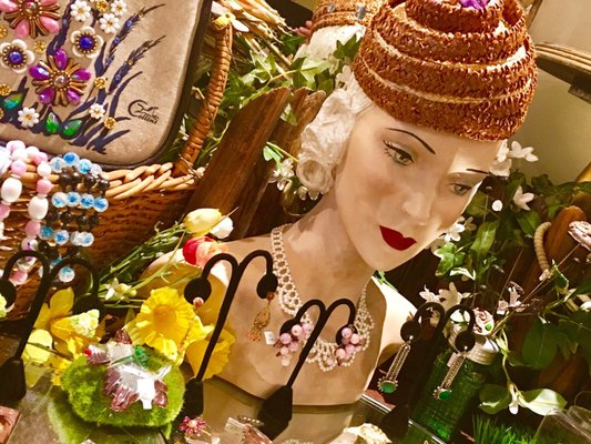 Pippin Vintage Jewelry by null