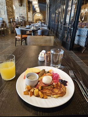 Copper Table by null