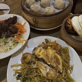 Momo Mee - Pan Asian Near Me - Milwaukee, Wisconsin