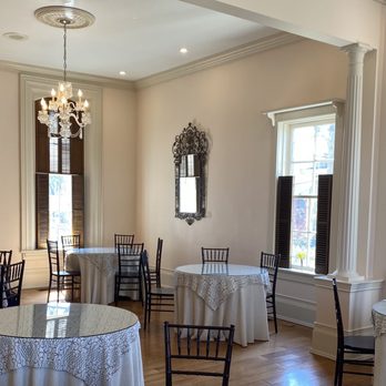 Swan House - a dining room with tables and chairs - Coffee & Tea Near Me - Findlay, Ohio Swan House - a dining room with tables and chairs - Coffee & Tea Near Me - Findlay, Ohio