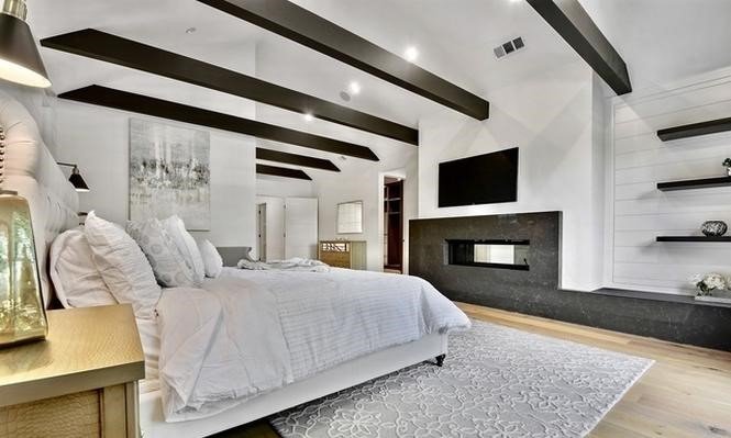 Slide of EGN Builders Group