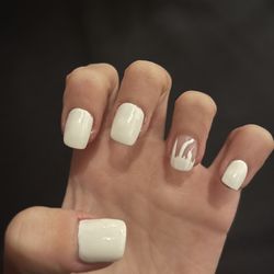Vivi Nails