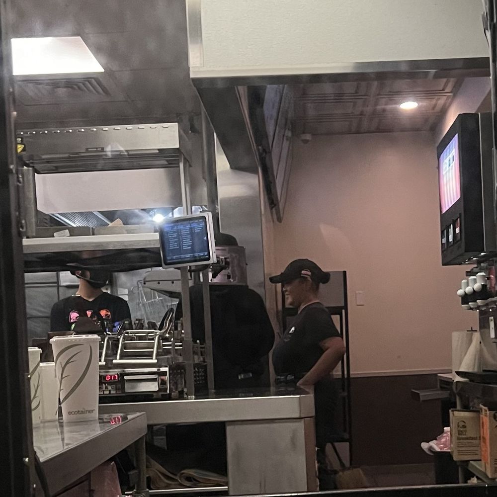 Taco Bell - This is why we have to wait an hour for food... only one person working. - Fast Food Near Me - Mililani, Hawaii Taco Bell - This is why we have to wait an hour for food... only one person working. - Fast Food Near Me - Mililani, Hawaii