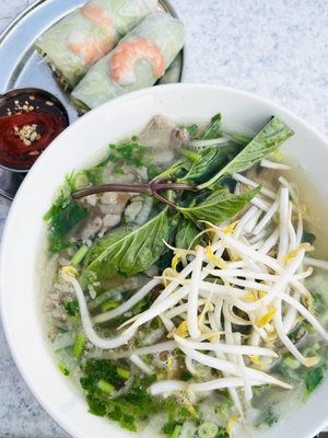 Pho Lien by null