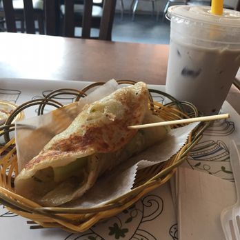 Kathy's Dumplings - Veggie scallion pancake w/Tarot root bubble tea. Not bad. - Chinese Near Me - Brooklyn, New York