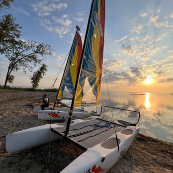 Green Bay Sail & Paddle - Getting out on the water can have a very calming effect. - Sailing Near Me - Green Bay, Wisconsin Green Bay Sail & Paddle - Getting out on the water can have a very calming effect. - Sailing Near Me - Green Bay, Wisconsin