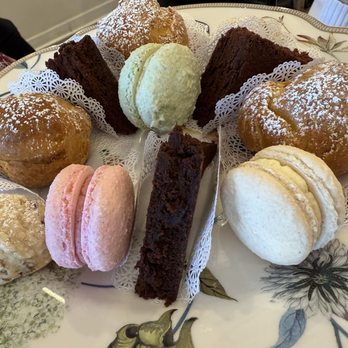 The Bakester - Macaron, brownie, cream puff, and almond cookie - Coffee & Tea Near Me - Arlington Heights, Illinois