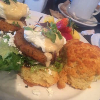 B Matthews Eatery - Fried green tomato eggs Benedict - New American Near Me - Savannah, Georgia
