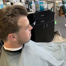 Wes' Barber Shop