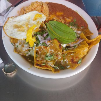 El Chicano Restaurant - Over hard eggs and chilaquiles - Mexican Near Me - Willits, California El Chicano Restaurant - Over hard eggs and chilaquiles - Mexican Near Me - Willits, California