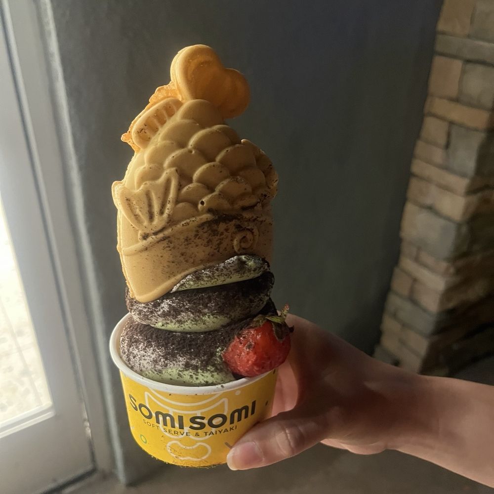 Somisomi - Ah-boong (soft serve and fish waffle shaped cone) (matcha soft serve and Nutella filling) - Desserts Near Me - Temecula, California