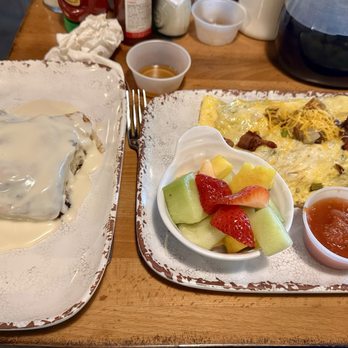 Oldwest Cafe - Omelette with their homemade cinnamon roll. - Breakfast & Brunch Near Me - Bedford, Texas Oldwest Cafe - Omelette with their homemade cinnamon roll. - Breakfast & Brunch Near Me - Bedford, Texas