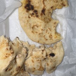 Orquideas Pupuseria - Pupusa (chicharron & steak)