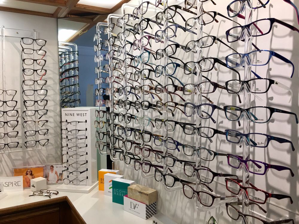 MACKIN ROBERT C OPTOMETRIST Updated October 2024 406 Canal St, King