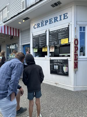 Crepe Neptune by null