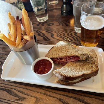 Cedric's Tavern - Reuben and fries - Pubs Near Me - Asheville, North Carolina Cedric's Tavern - Reuben and fries - Pubs Near Me - Asheville, North Carolina
