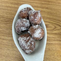 Dotty & Ray's - Apple fritters