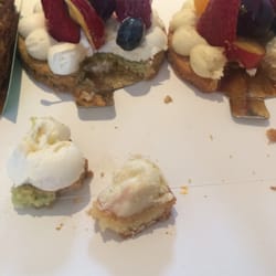 Bisous Bisous - Gutted about receiving a strange green fruit tart. Contacted the bakery about this but I was told I had left it too late. I was then ignored