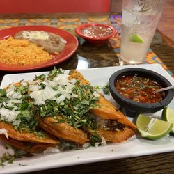 El Mezcal Mexican Restaurant - Birria Tacos