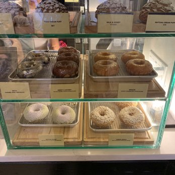AlimamaTea - Mochi donuts and cream puffs - Desserts Near Me - New York, New York
