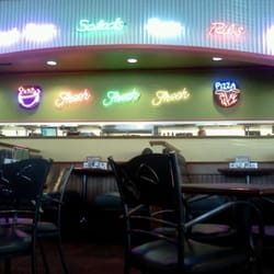Boston's Restaurant & Sports Bar - Inside